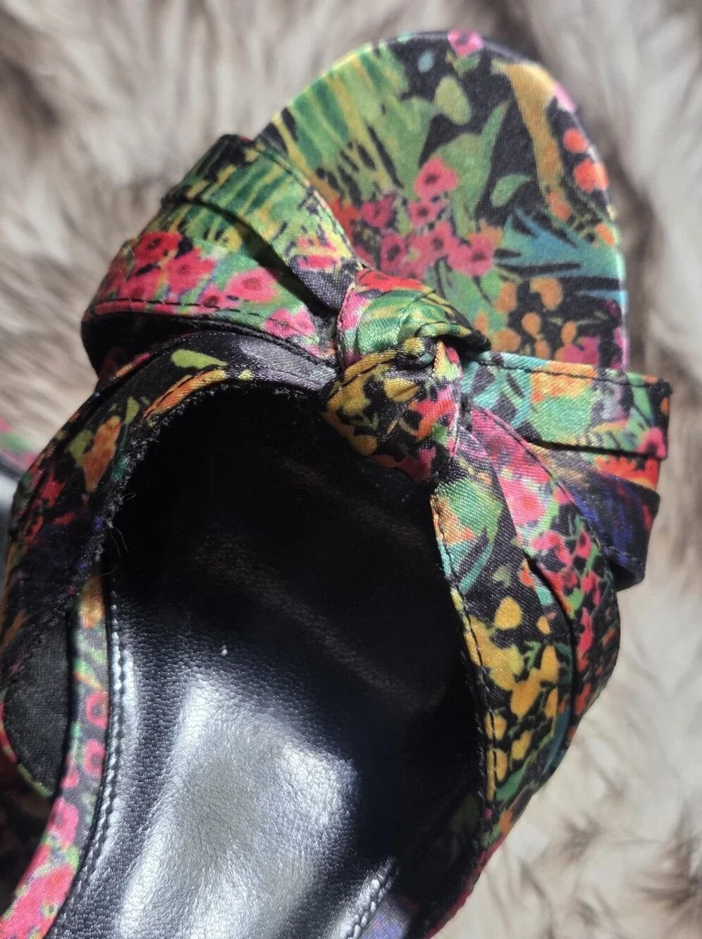 Fioni vintage Y2K floral knotted satin slip-on kitten heel mules.